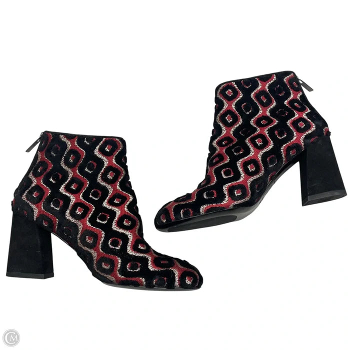 Boots Designer By Stuart Weitzman In Black & Red, Size: 5