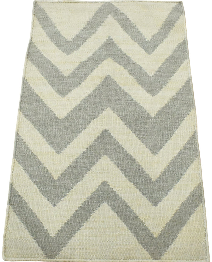 2x3 Dhurrie Rug, Gray and Beige Chevron Pattern Rug - The Rug Decor
