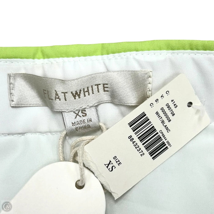 Dress Party Short By Flat White In Green & White, Size: Xs
