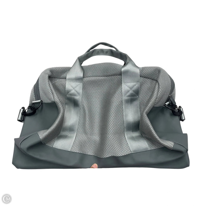 Duffle And Weekender, Size: Medium