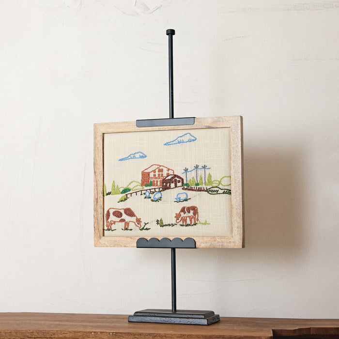 Metal Adjustable Scalloped Easel, Black