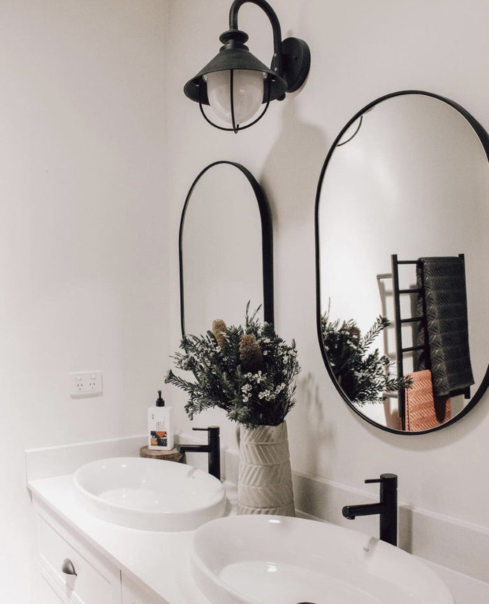 Oval Mirror Bjorn 50 x 75 cm Black Frame