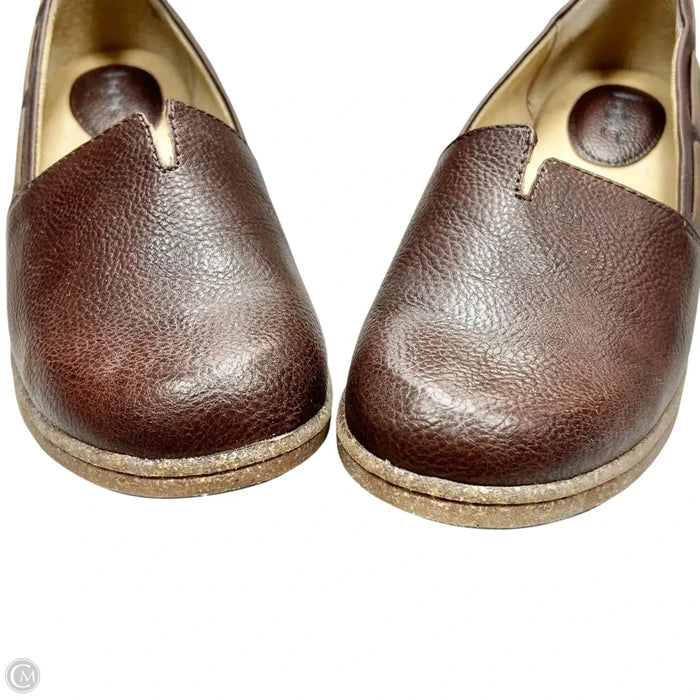 Shoes Flats By Boc In Brown, Size: 6.5