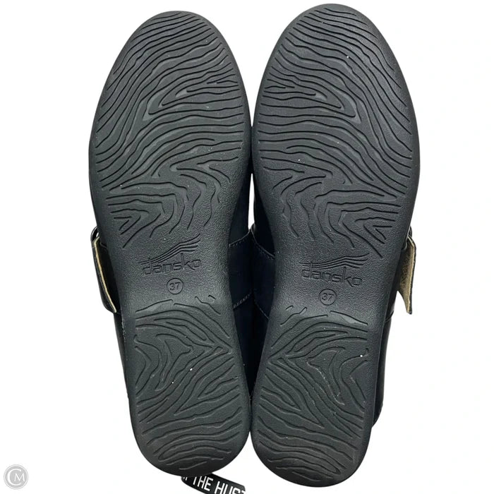 Shoes Flats By Dansko In Black, Size: 6.5