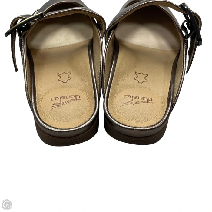 Shoes Flats By Dansko In Bronze, Size: 6.5