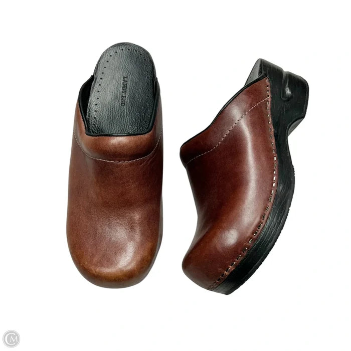 Shoes Flats By Lands End In Brown, Size: 6