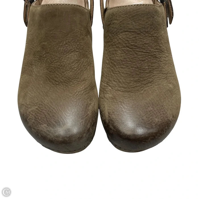 Shoes Heels Block By Dansko In Brown, Size: 6.5