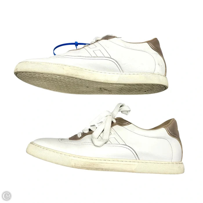 Shoes Luxury Designer By Hermes In White, Size: 9