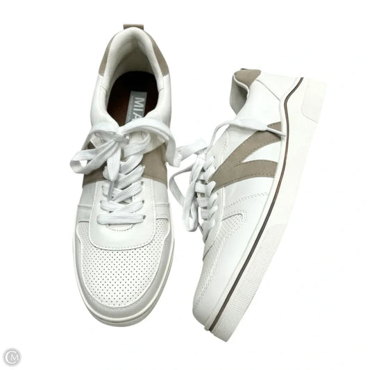 Shoes Sneakers By Mia In White, Size: 10