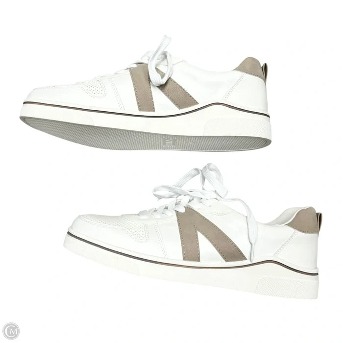 Shoes Sneakers By Mia In White, Size: 10